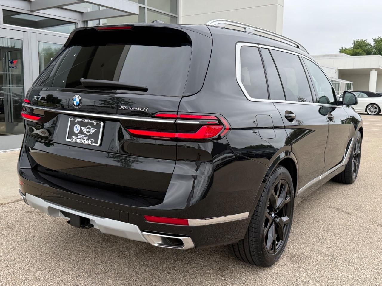 BMW X7 Vehicle Image 03