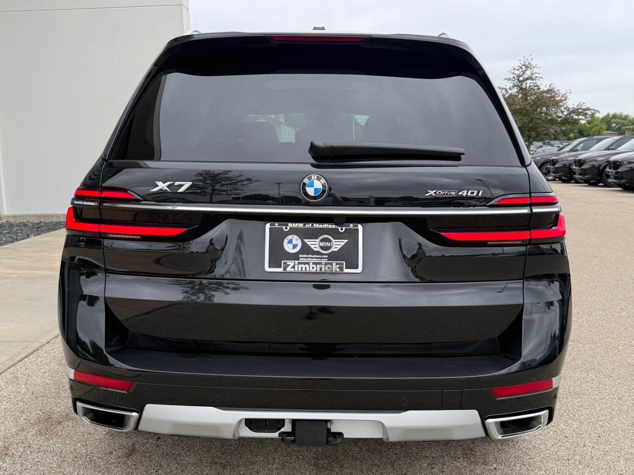 BMW X7 Vehicle Image 04