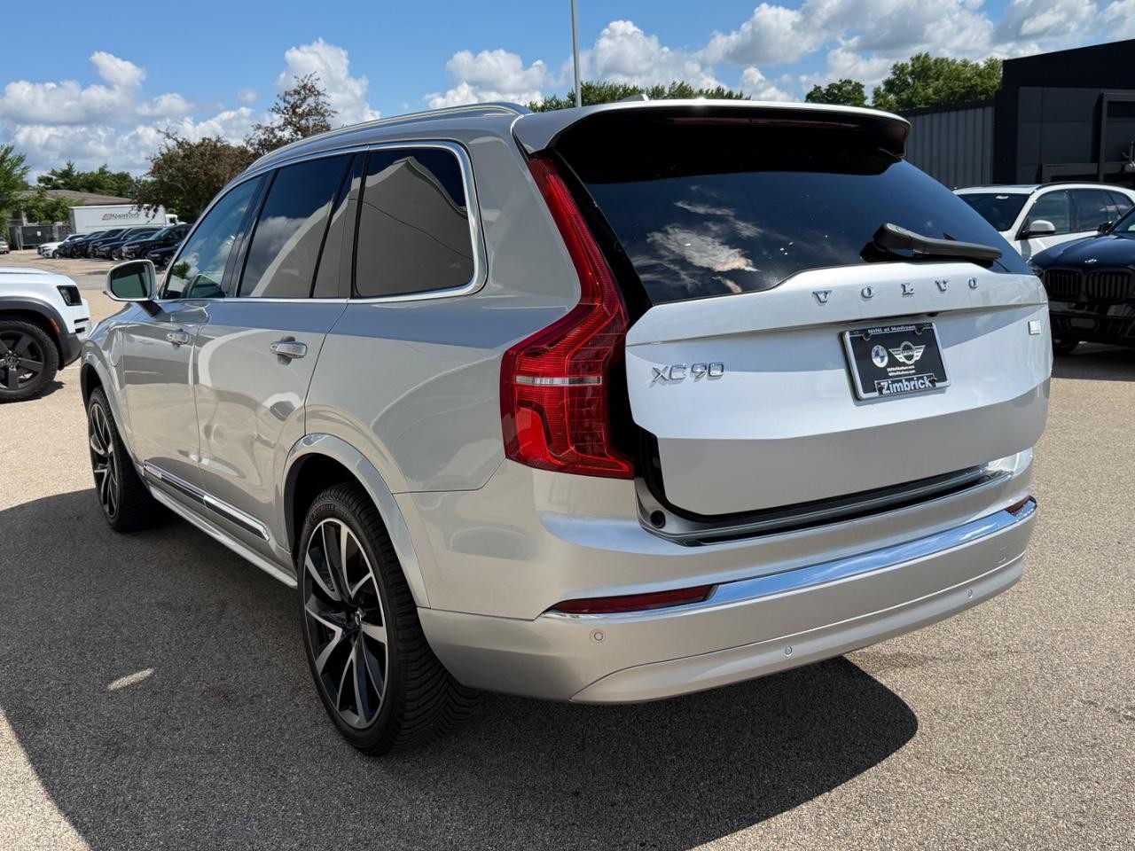 Volvo XC90 Recharge Plug-In Hybrid Vehicle Image 06