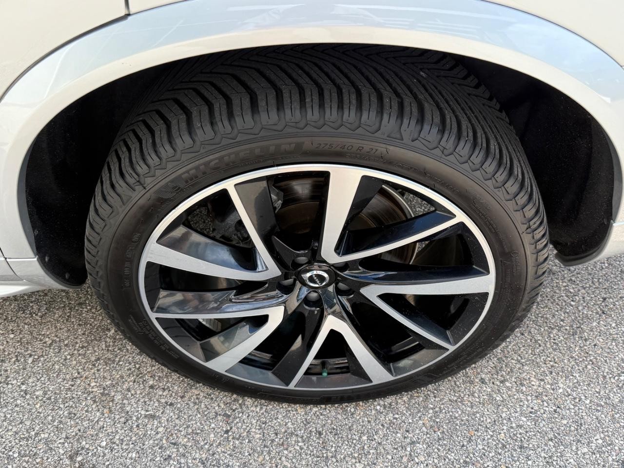 Volvo XC90 Recharge Plug-In Hybrid Vehicle Image 07
