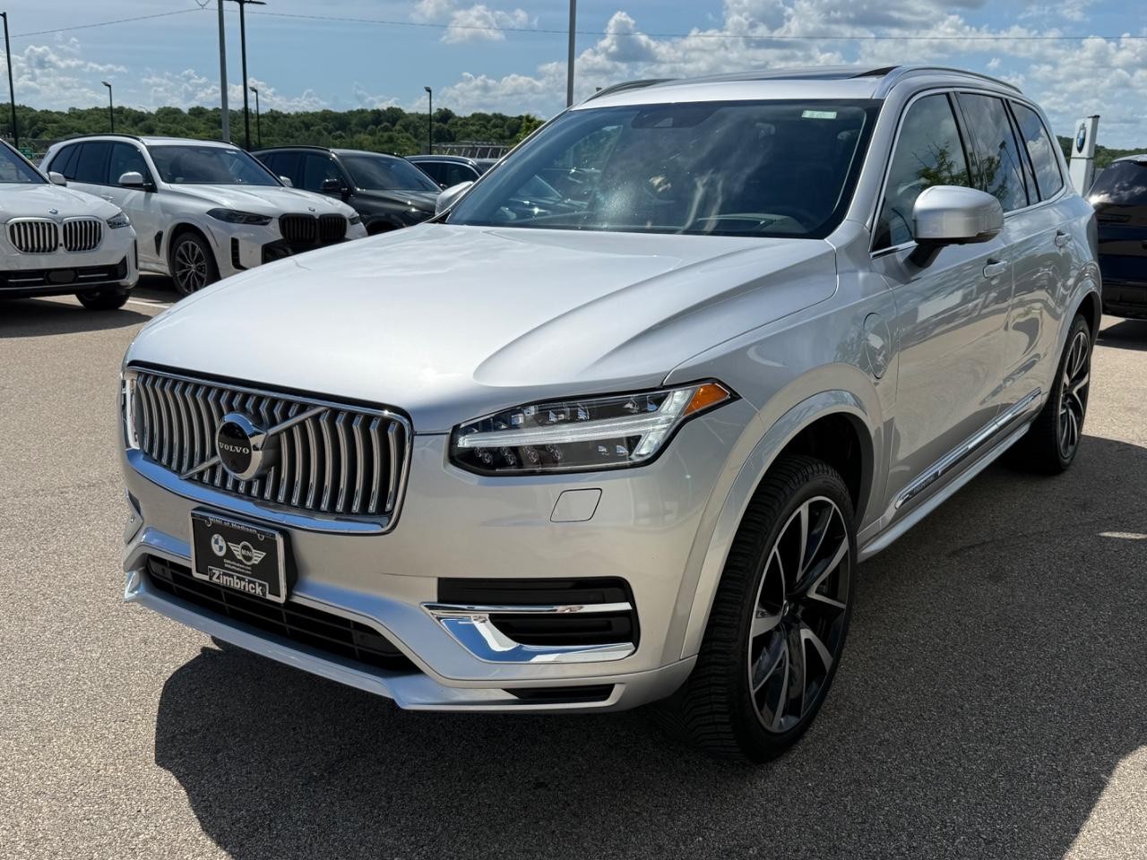 Volvo XC90 Recharge Plug-In Hybrid Vehicle Image 08