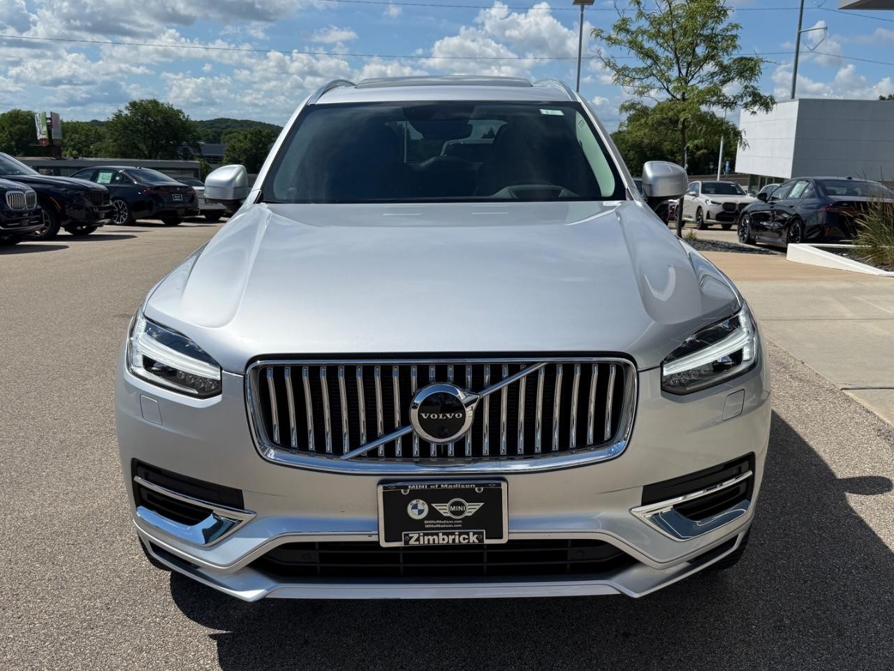 Volvo XC90 Recharge Plug-In Hybrid Vehicle Image 09