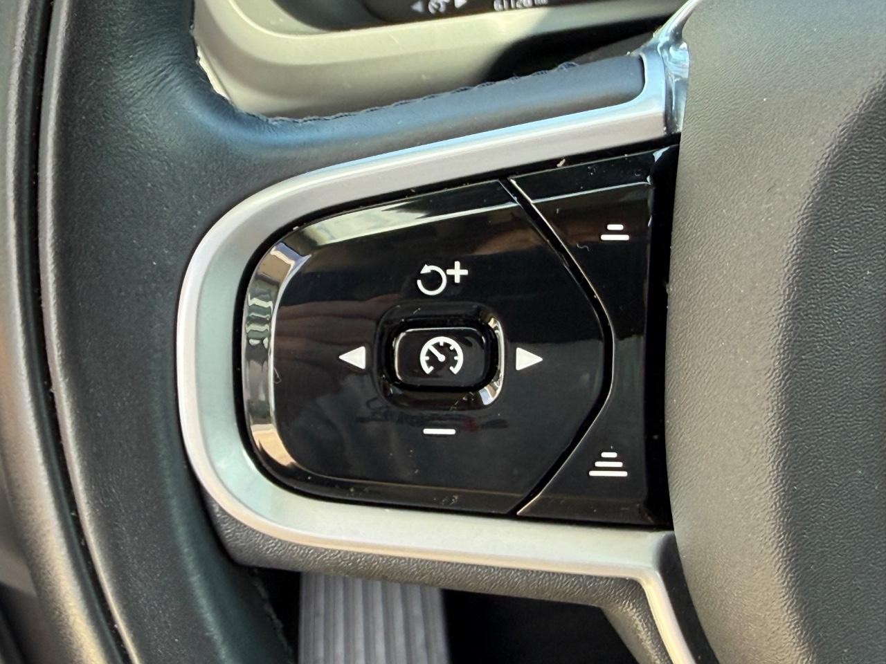 Volvo XC90 Recharge Plug-In Hybrid Vehicle Image 17