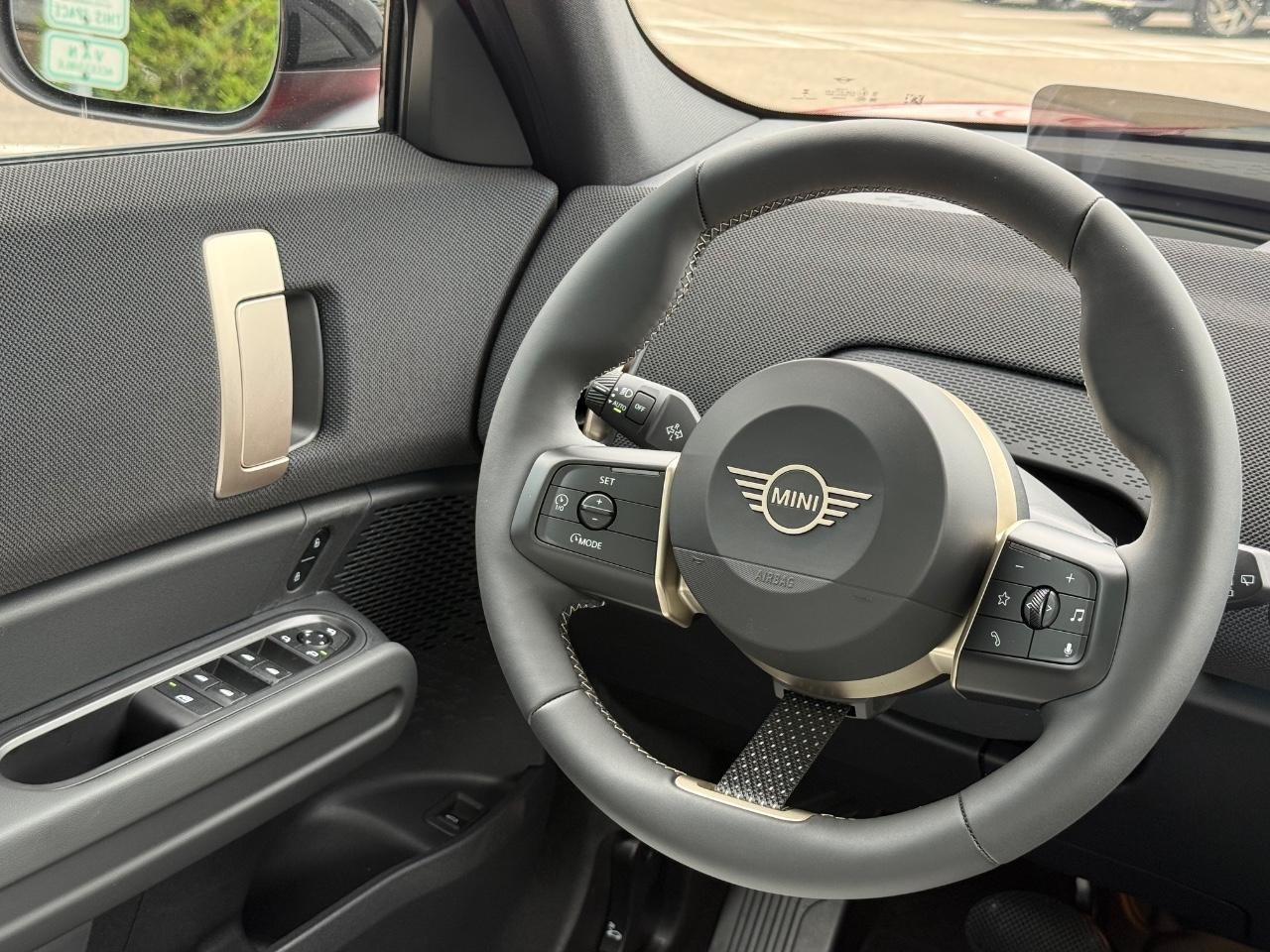 MINI Countryman Vehicle Image 09