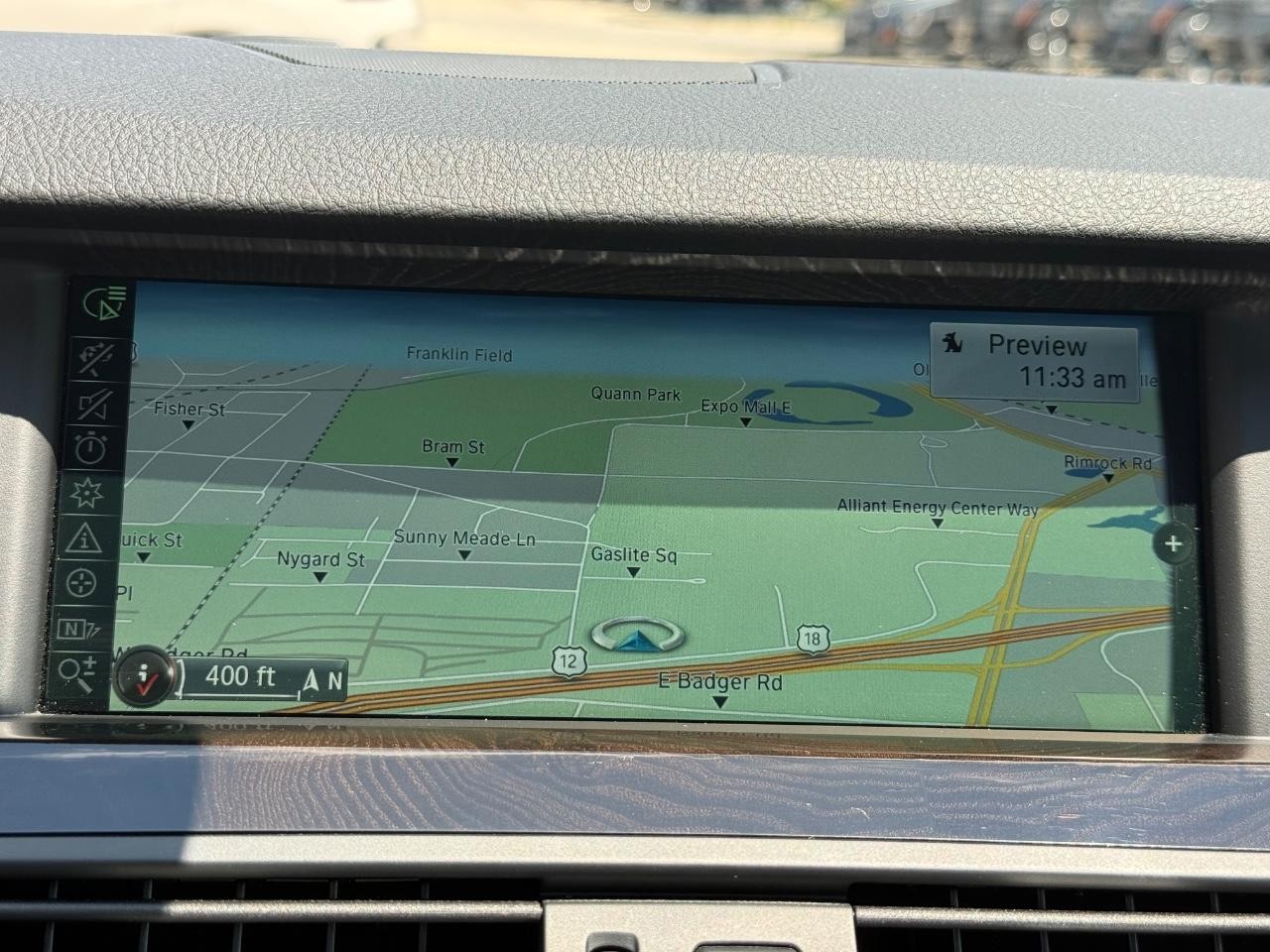 BMW 5 Series Vehicle Full-screen Gallery Image 21