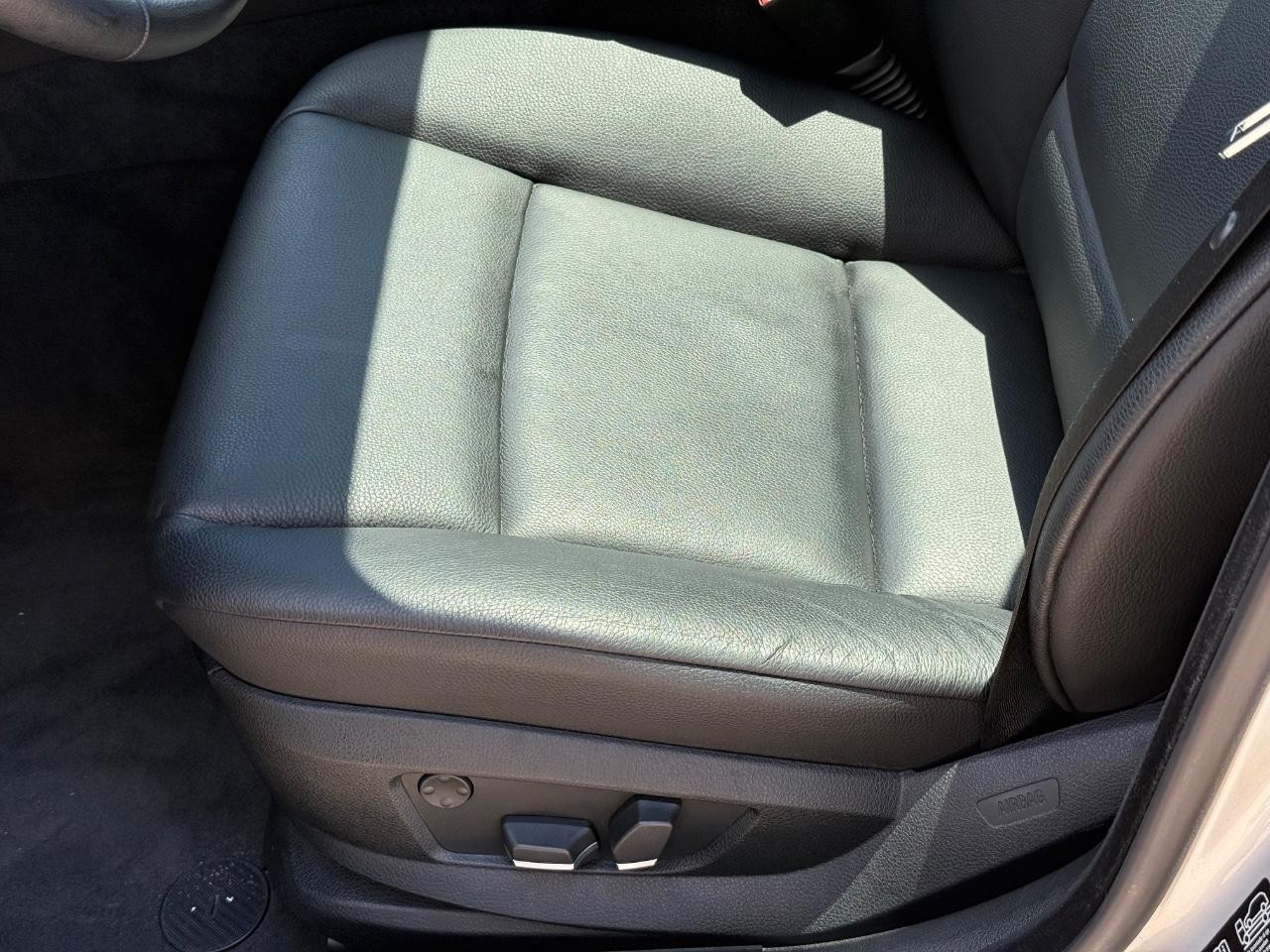 BMW 5 Series Vehicle Full-screen Gallery Image 23