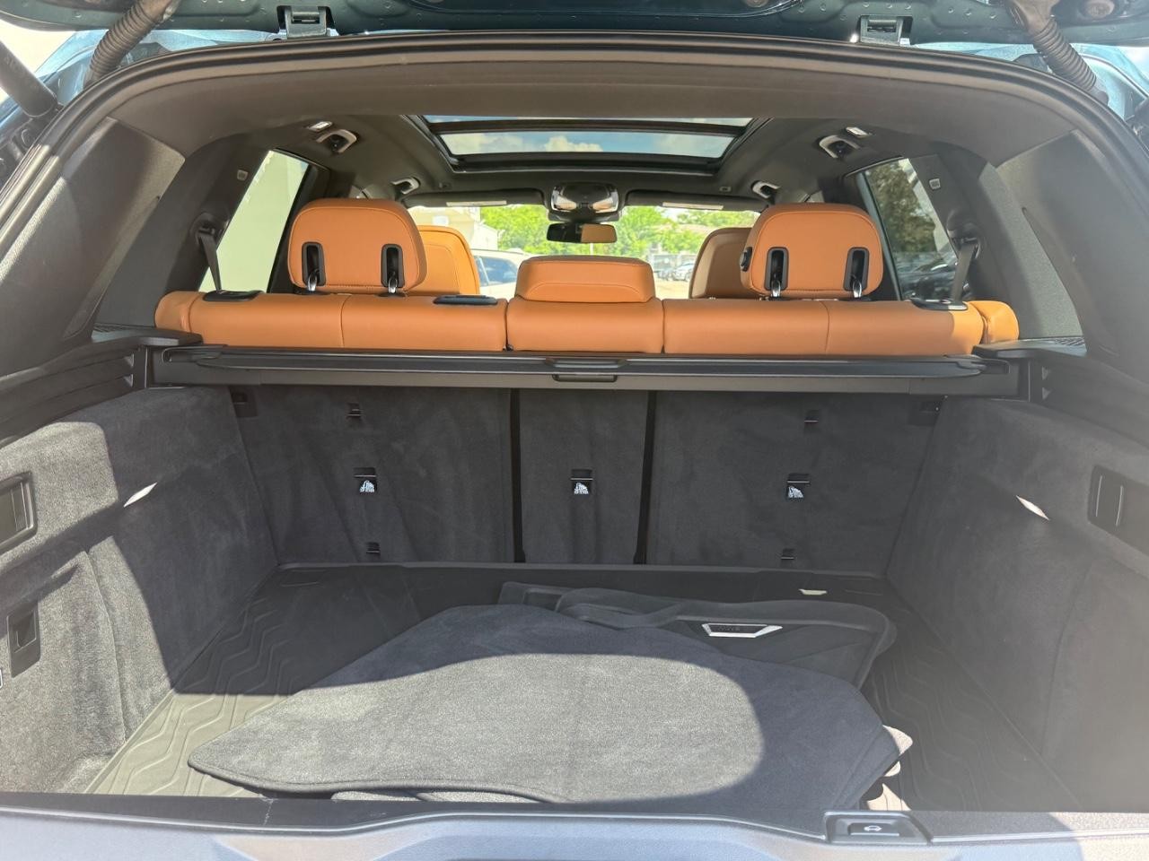 BMW X5 Vehicle Image 05