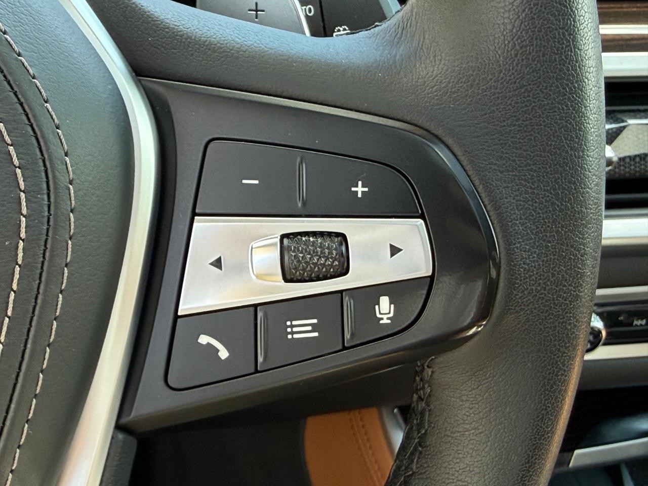 BMW X5 Vehicle Image 18