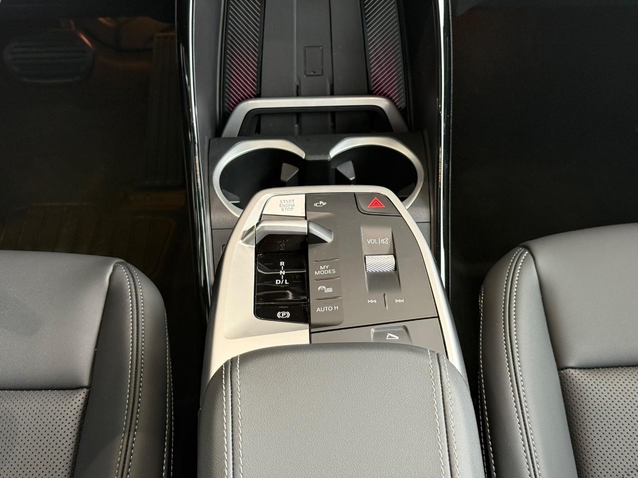 BMW X1 Vehicle Image 11