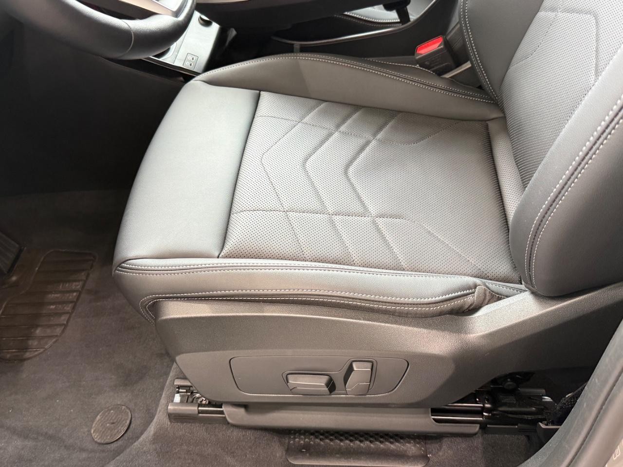 BMW X1 Vehicle Image 20