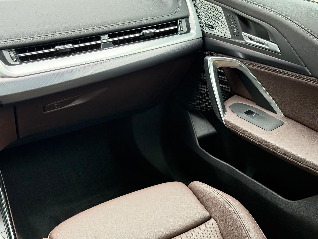 BMW X1 Vehicle Image 15