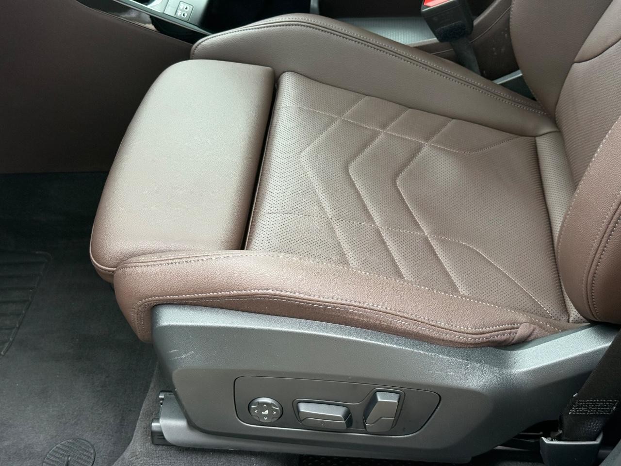 BMW X1 Vehicle Image 22