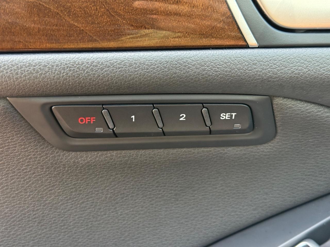 Audi Q5 Vehicle Full-screen Gallery Image 16