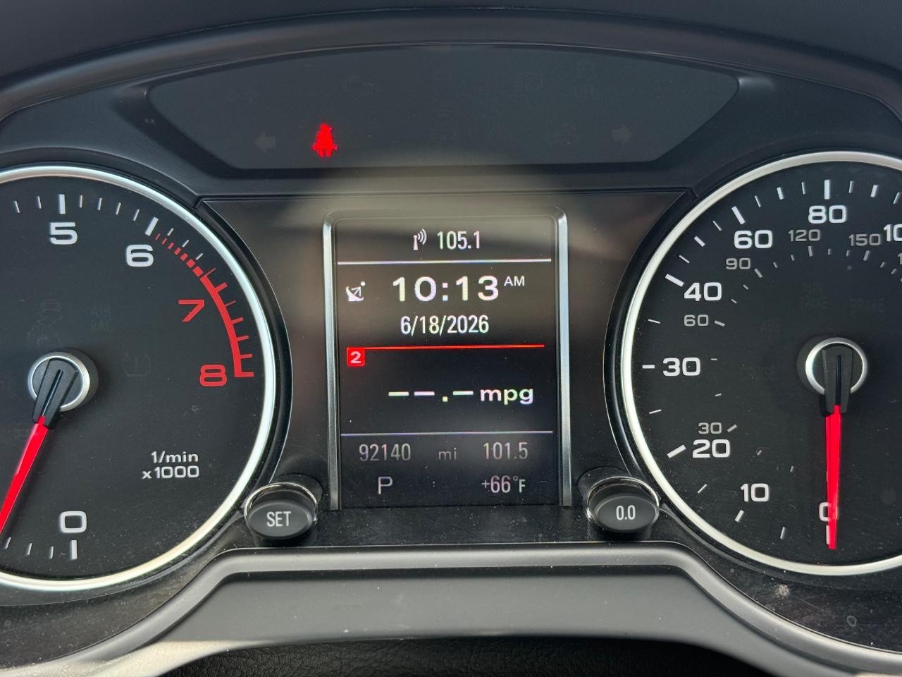 Audi Q5 Vehicle Full-screen Gallery Image 19