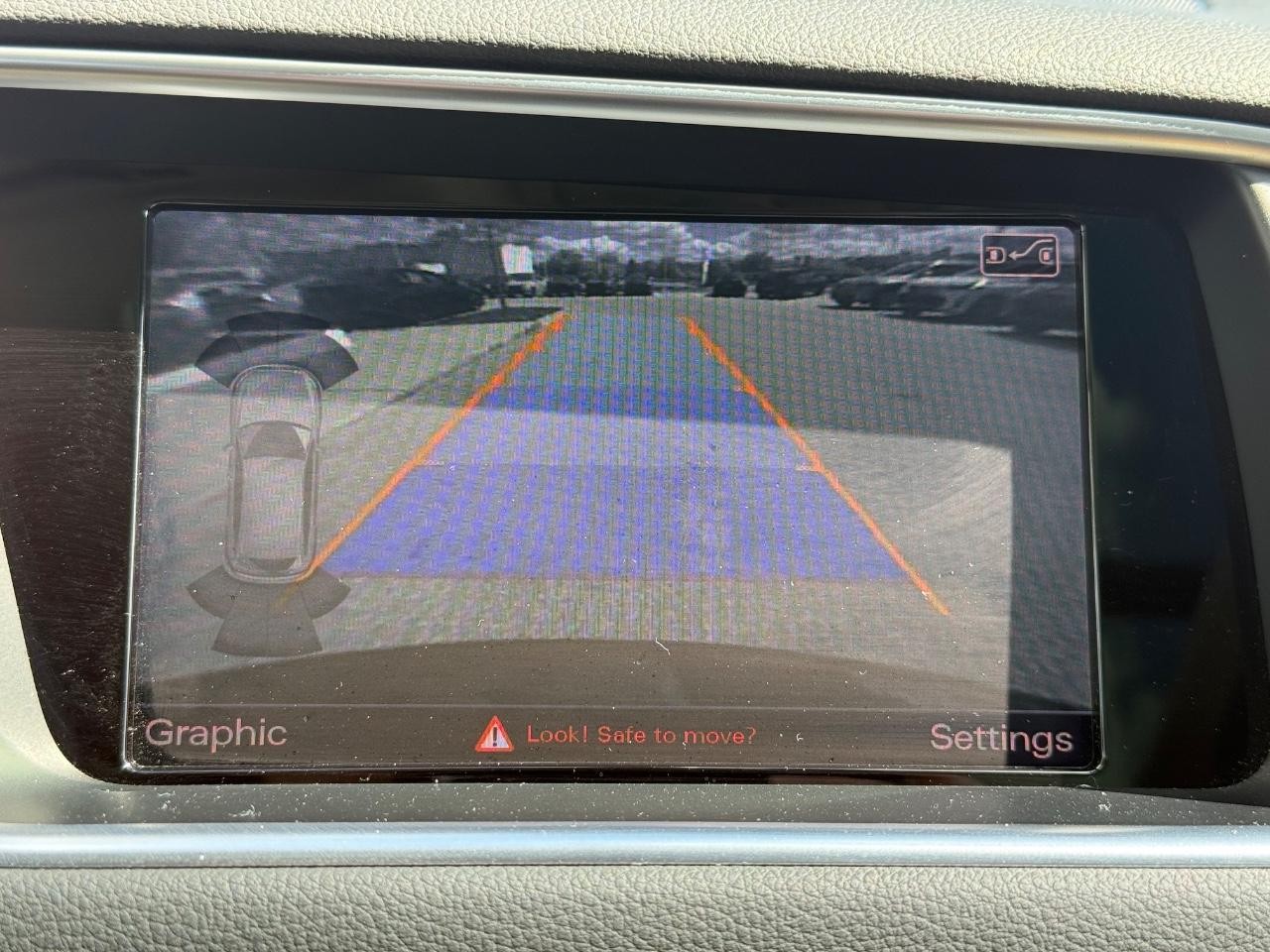 Audi Q5 Vehicle Full-screen Gallery Image 20