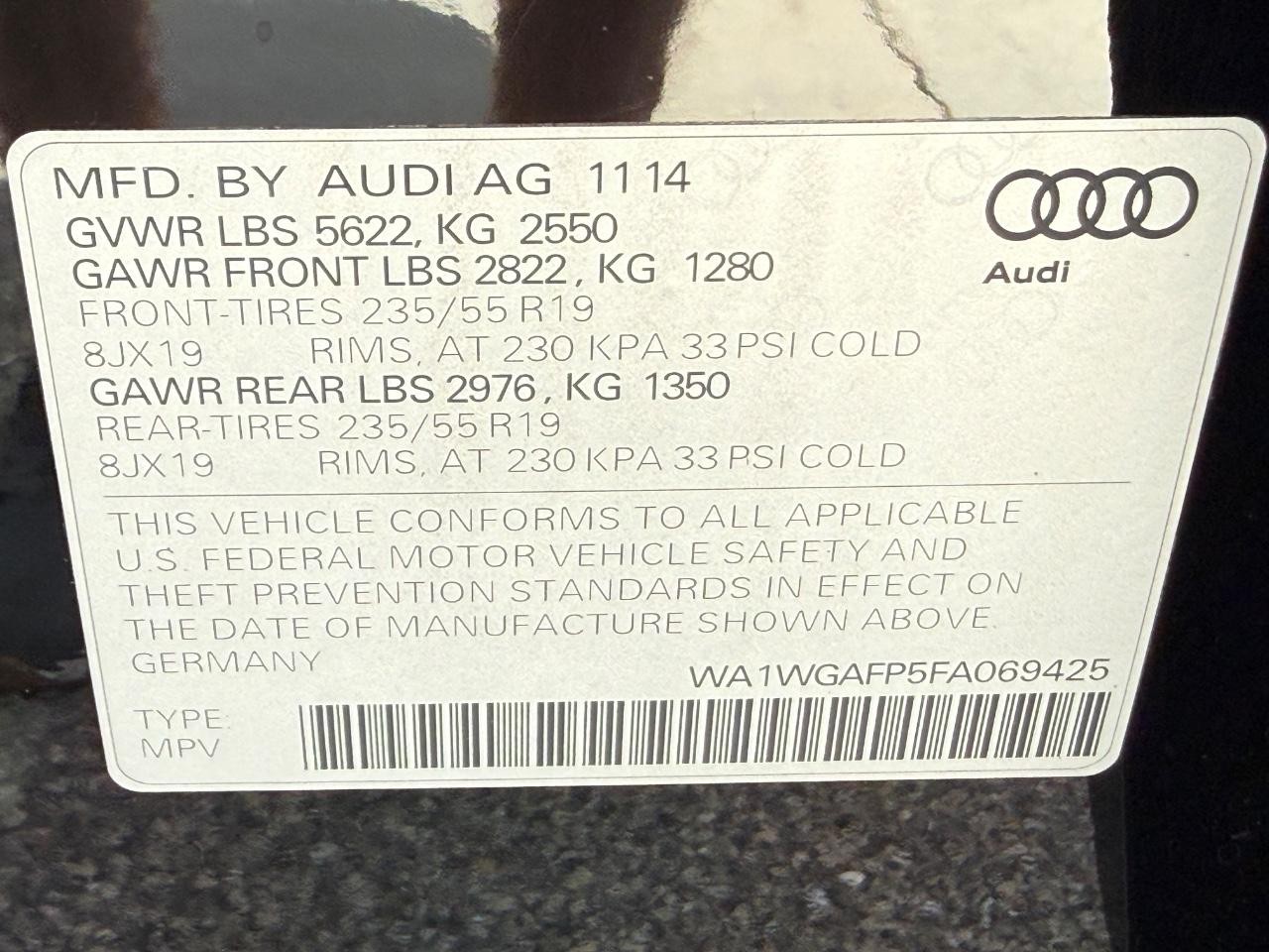Audi Q5 Vehicle Full-screen Gallery Image 24