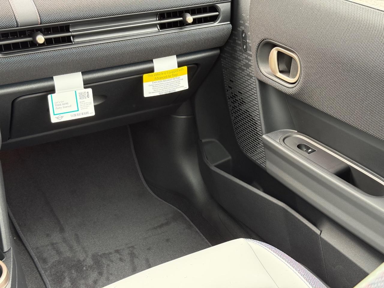 MINI Hardtop 4 Door Vehicle Image 10