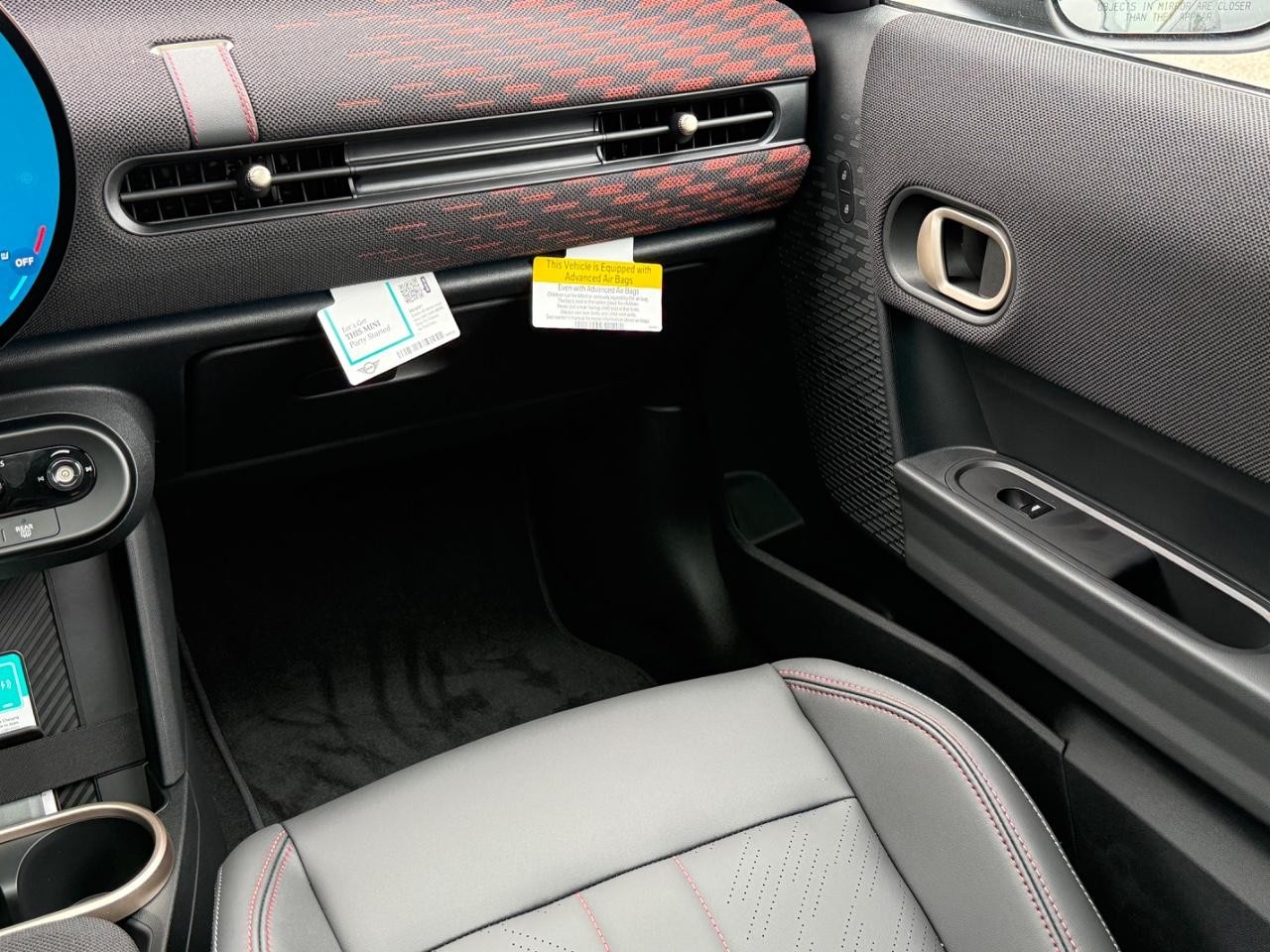 MINI Hardtop 4 Door Vehicle Image 10