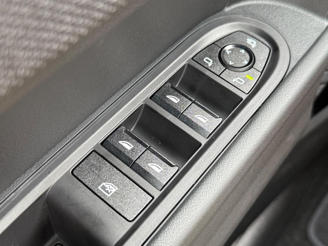 MINI Hardtop 4 Door Vehicle Image 15