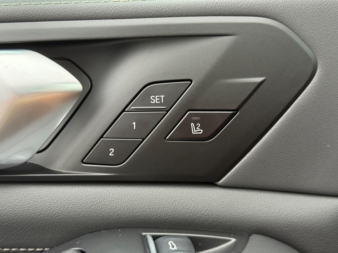BMW X5 Vehicle Image 11