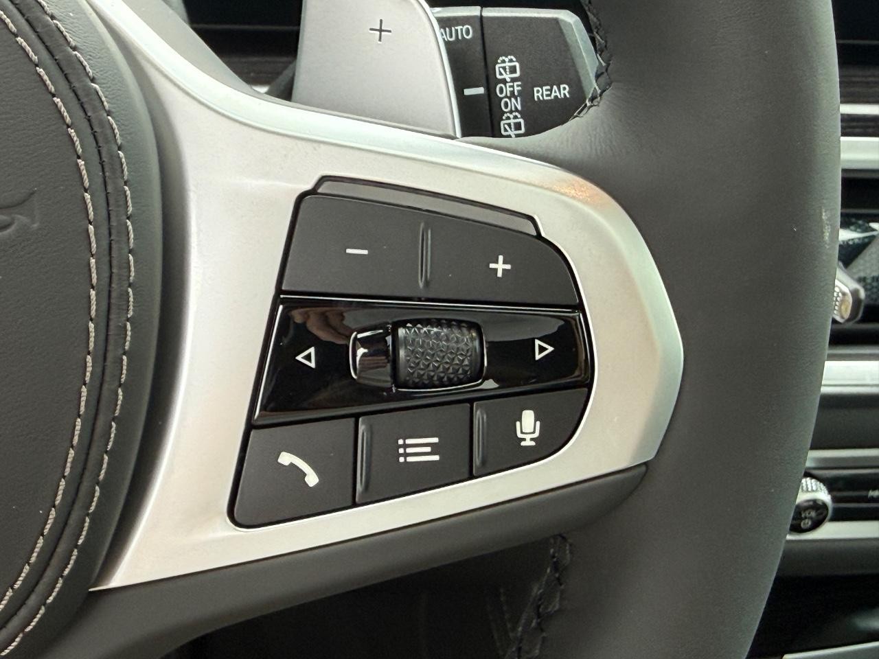 BMW X5 Vehicle Image 14
