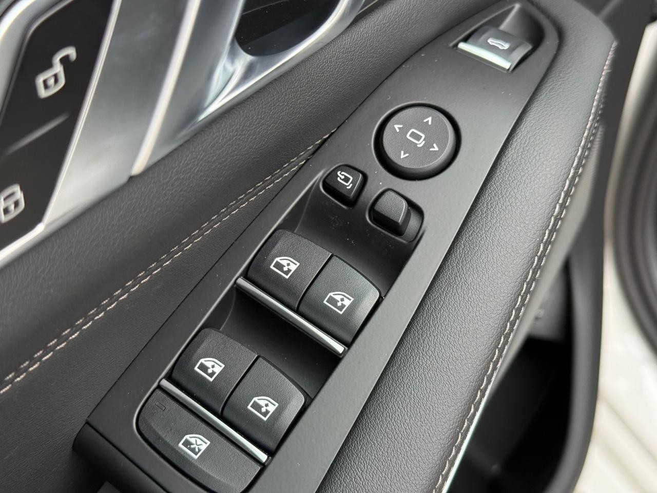 BMW X5 Vehicle Image 18