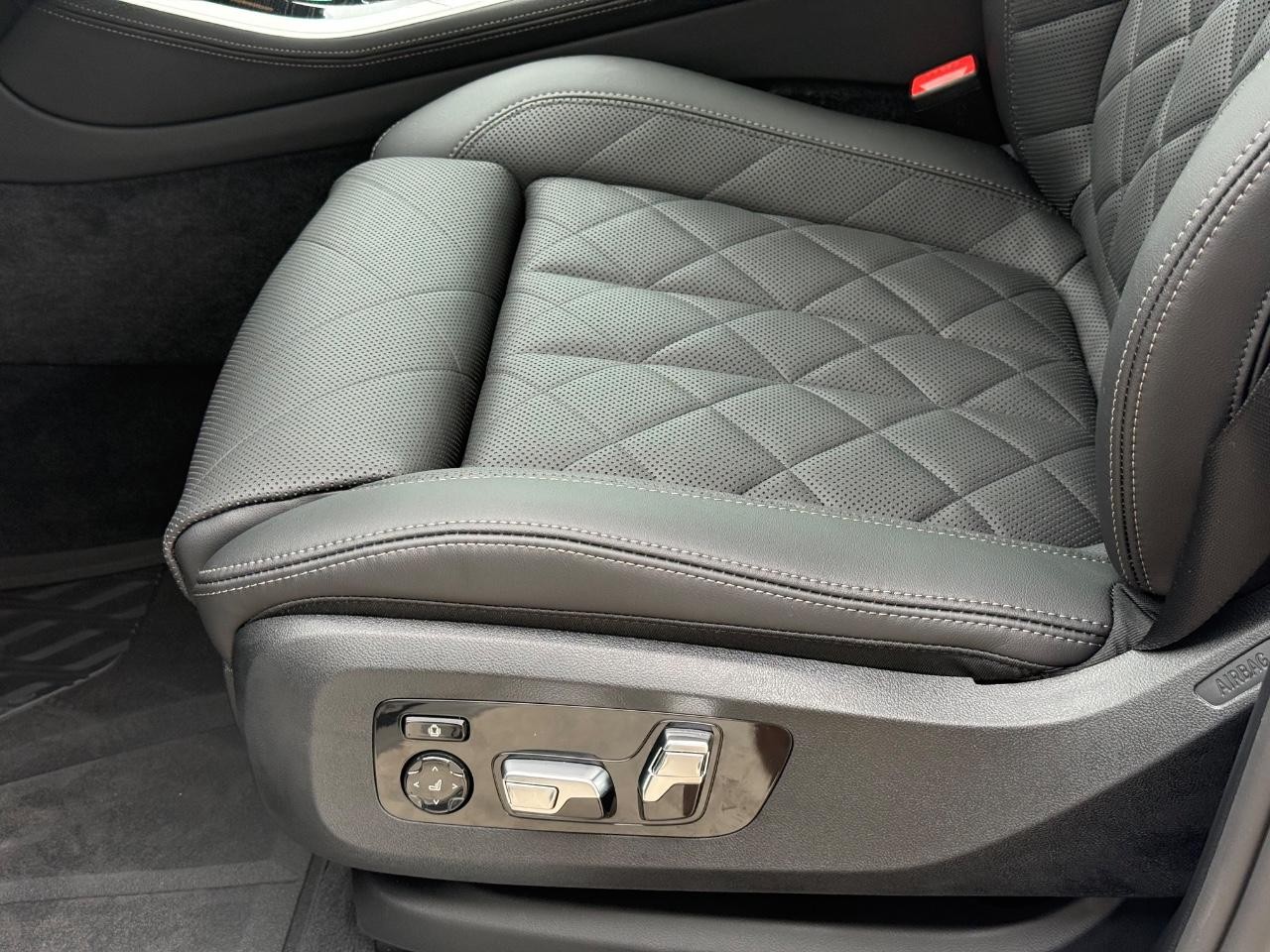BMW X5 Vehicle Image 19