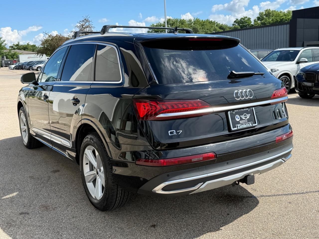 Audi Q7 Vehicle Full-screen Gallery Image 06