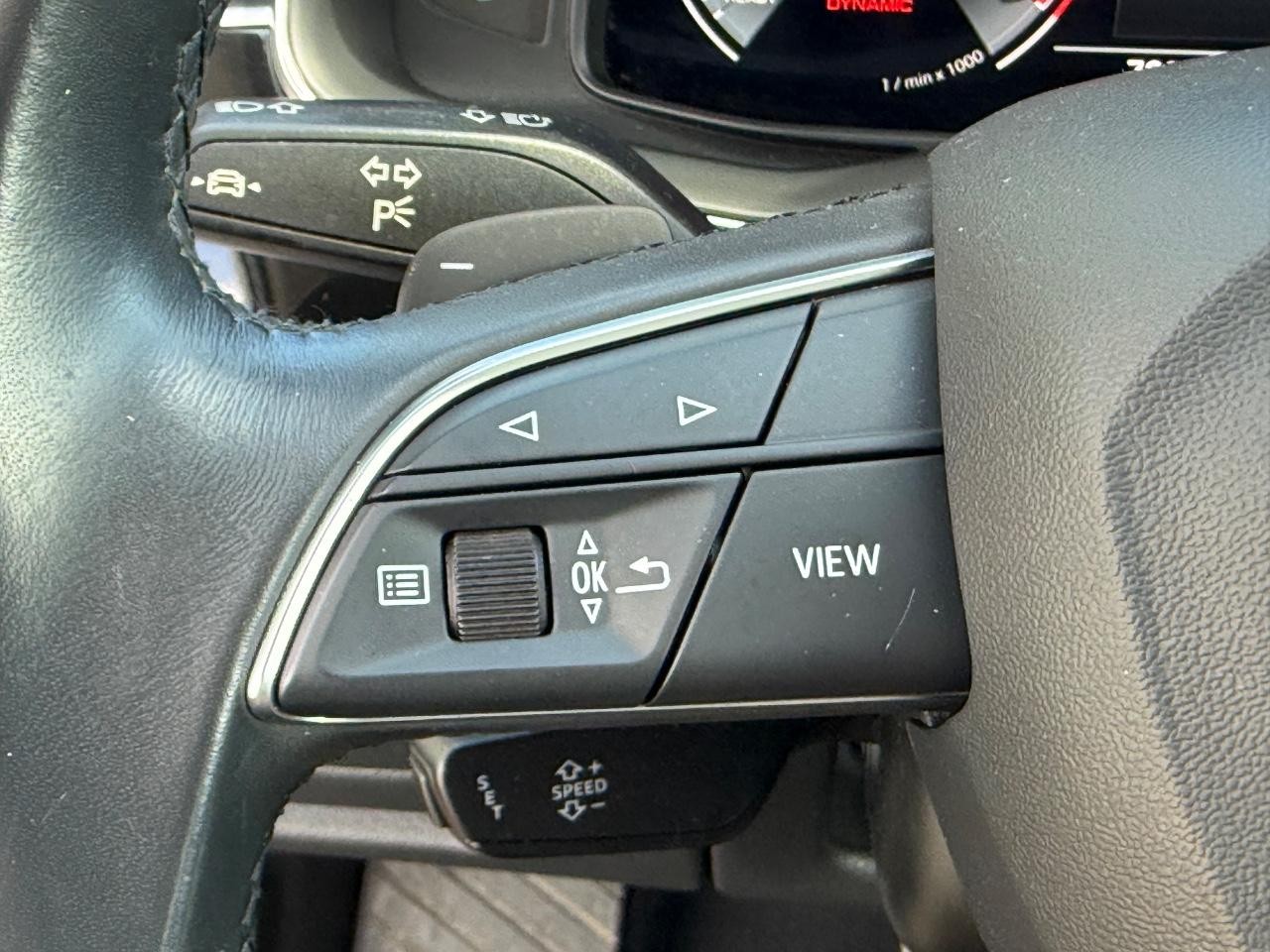 Audi Q7 Vehicle Full-screen Gallery Image 17