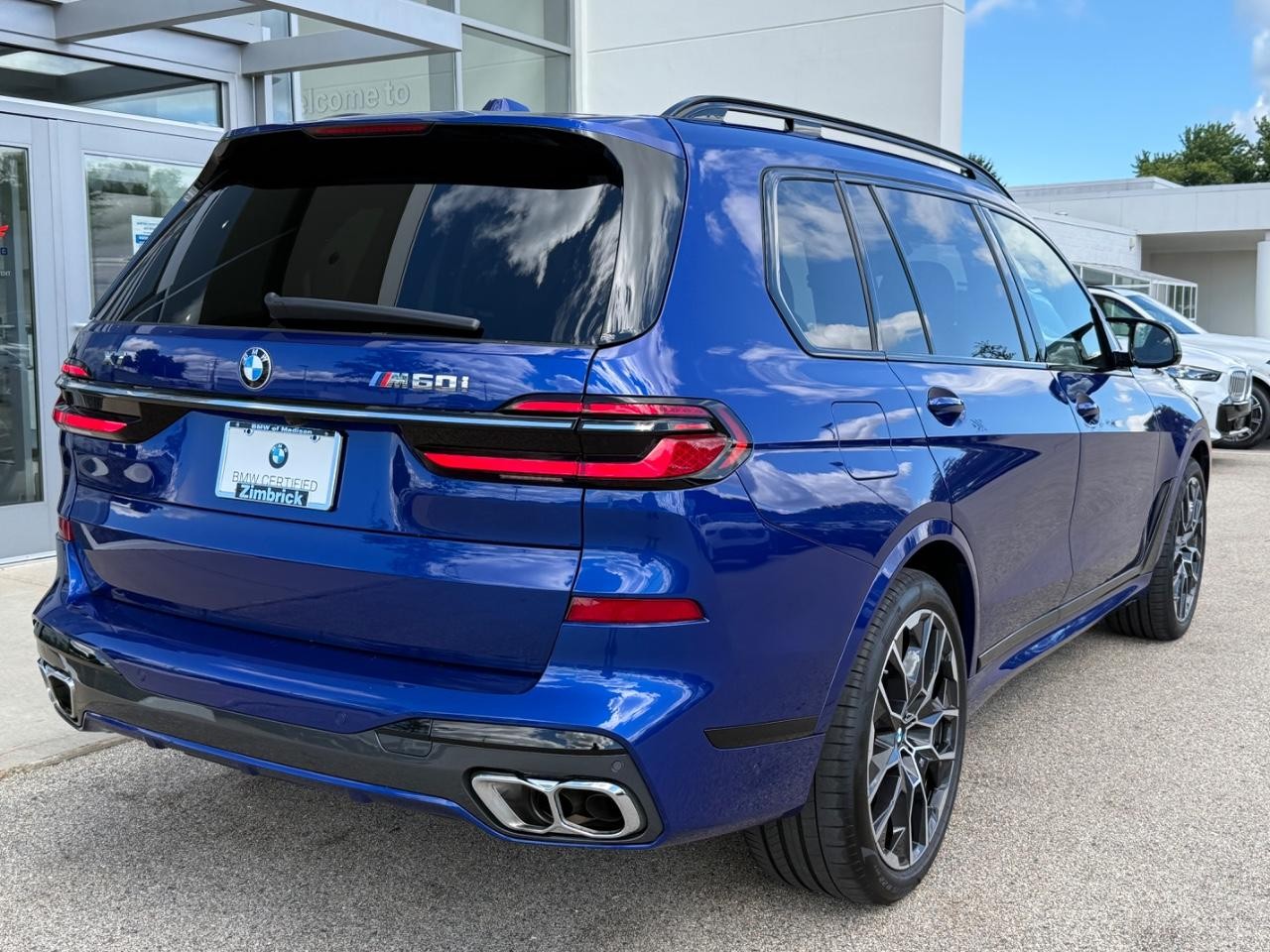 BMW X7 Vehicle Image 03