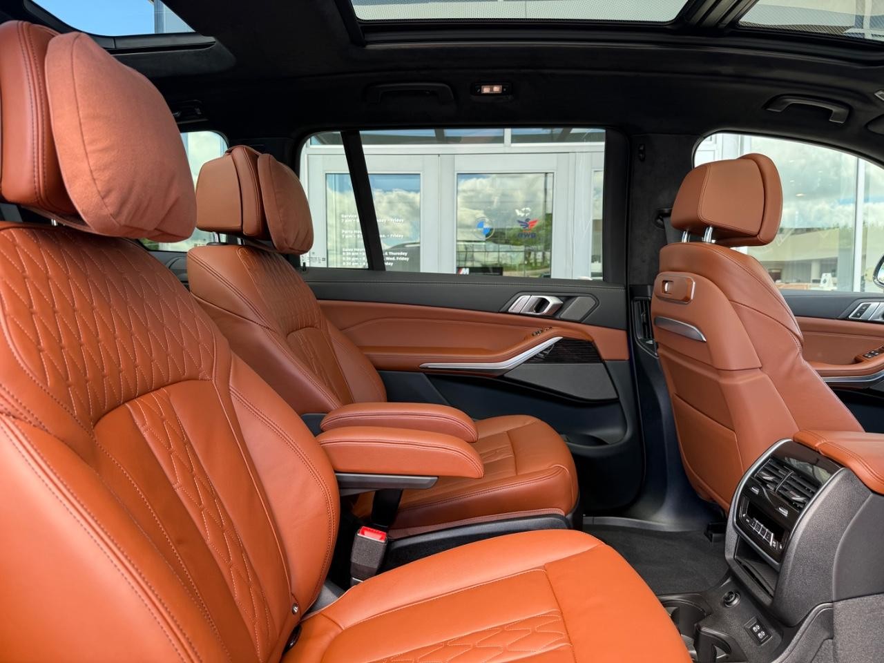 BMW X7 Vehicle Image 10