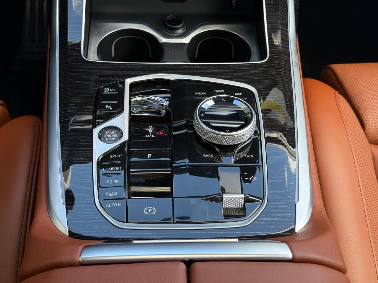 BMW X7 Vehicle Image 13