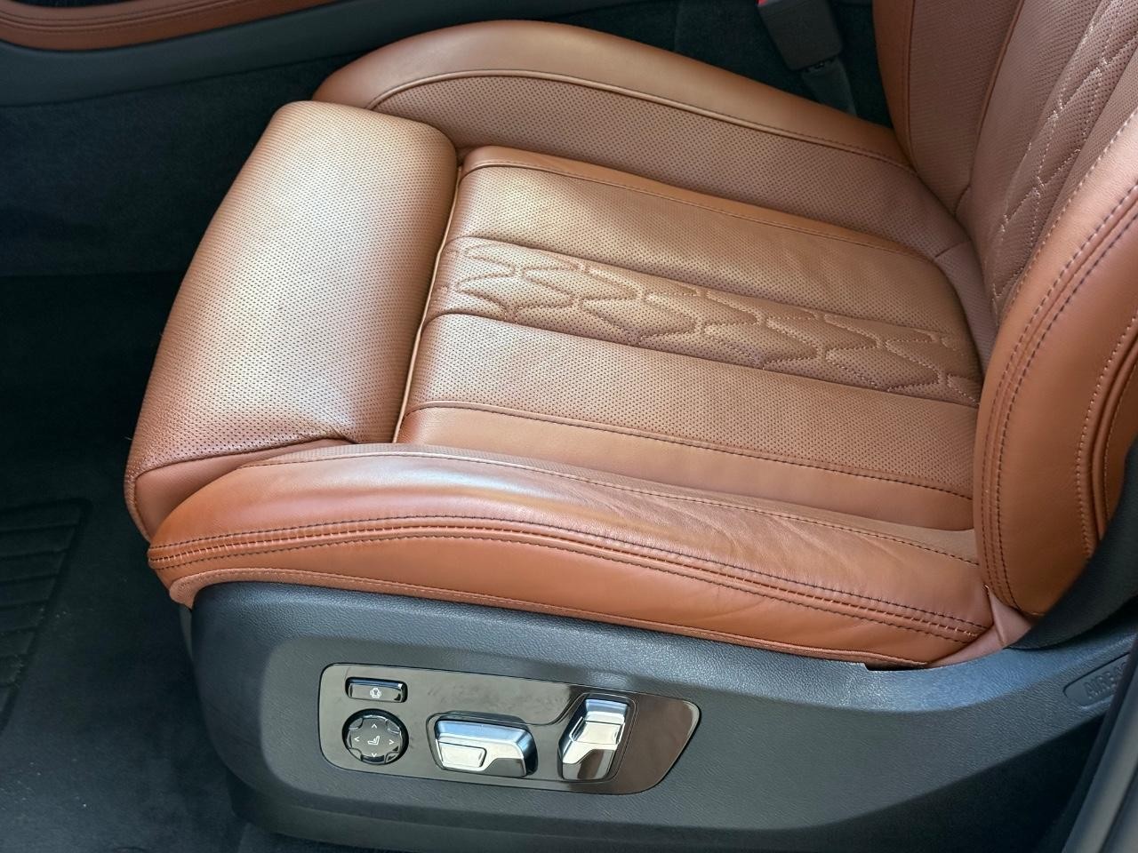 BMW X7 Vehicle Image 23