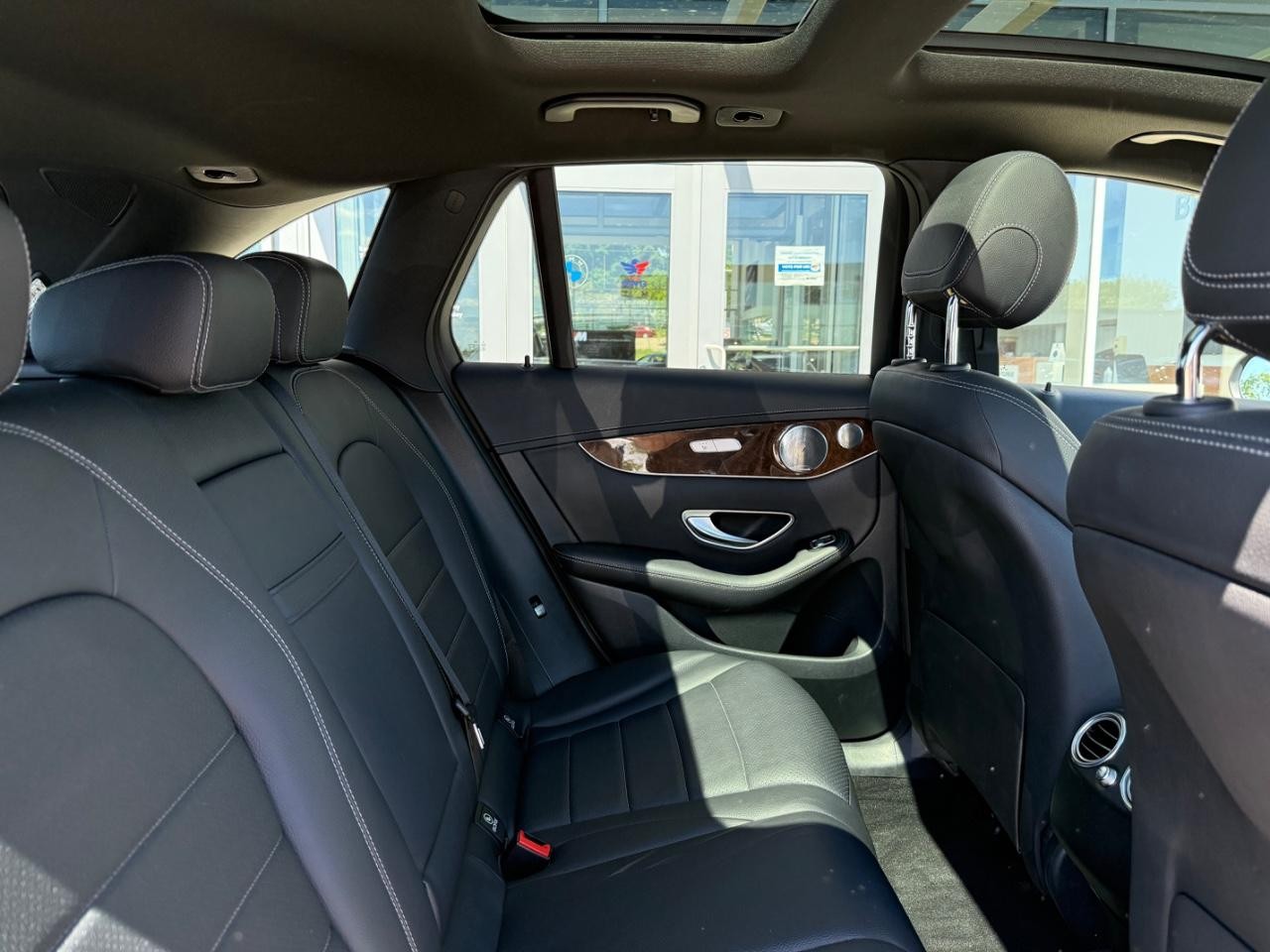 Mercedes-Benz GLC Vehicle Image 11