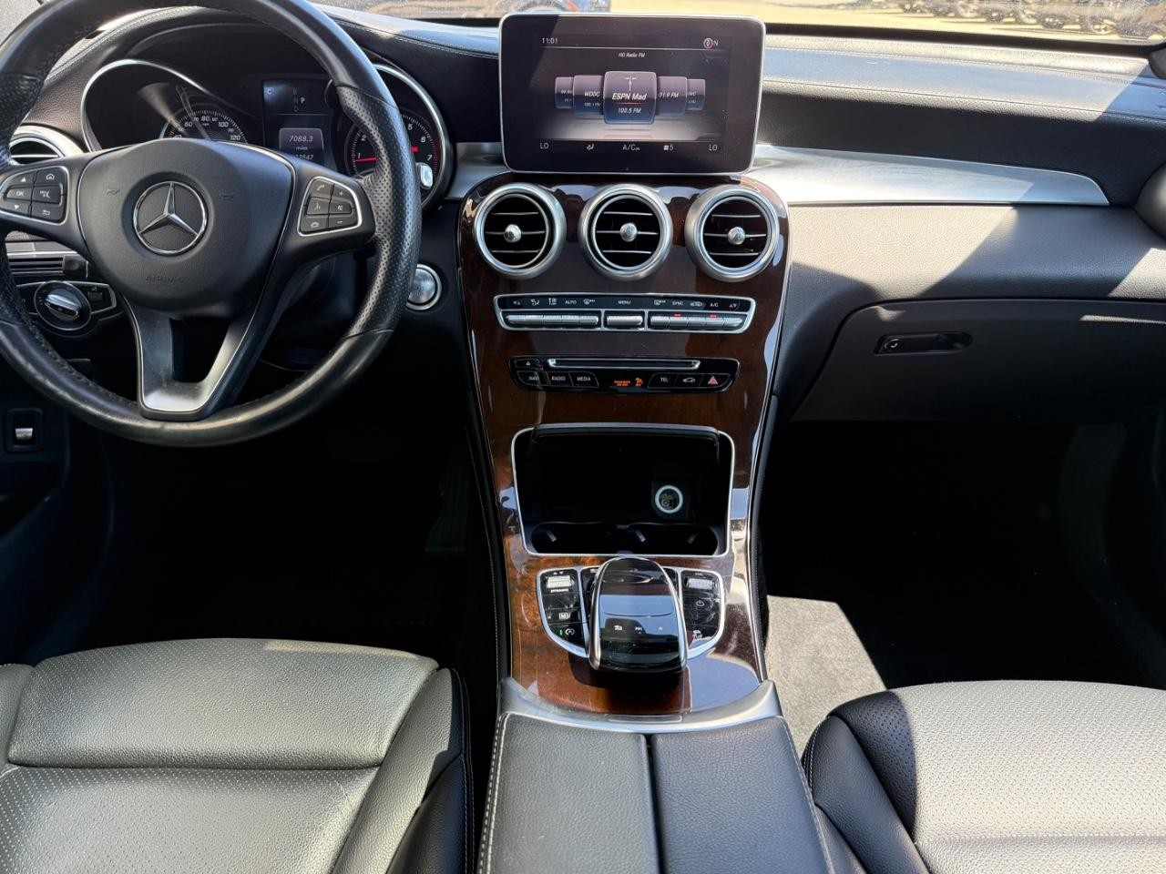 Mercedes-Benz GLC Vehicle Image 12