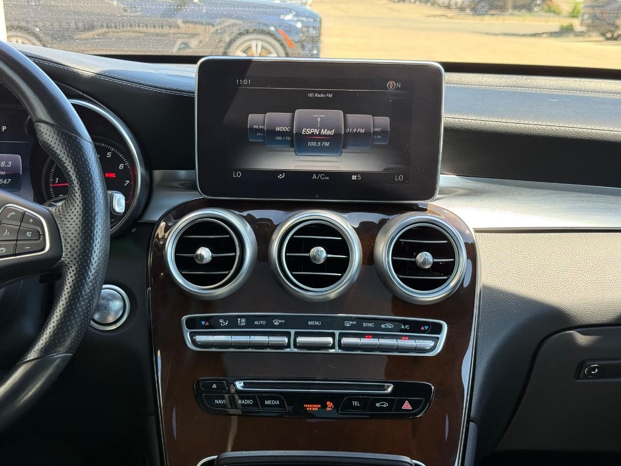 Mercedes-Benz GLC Vehicle Image 13