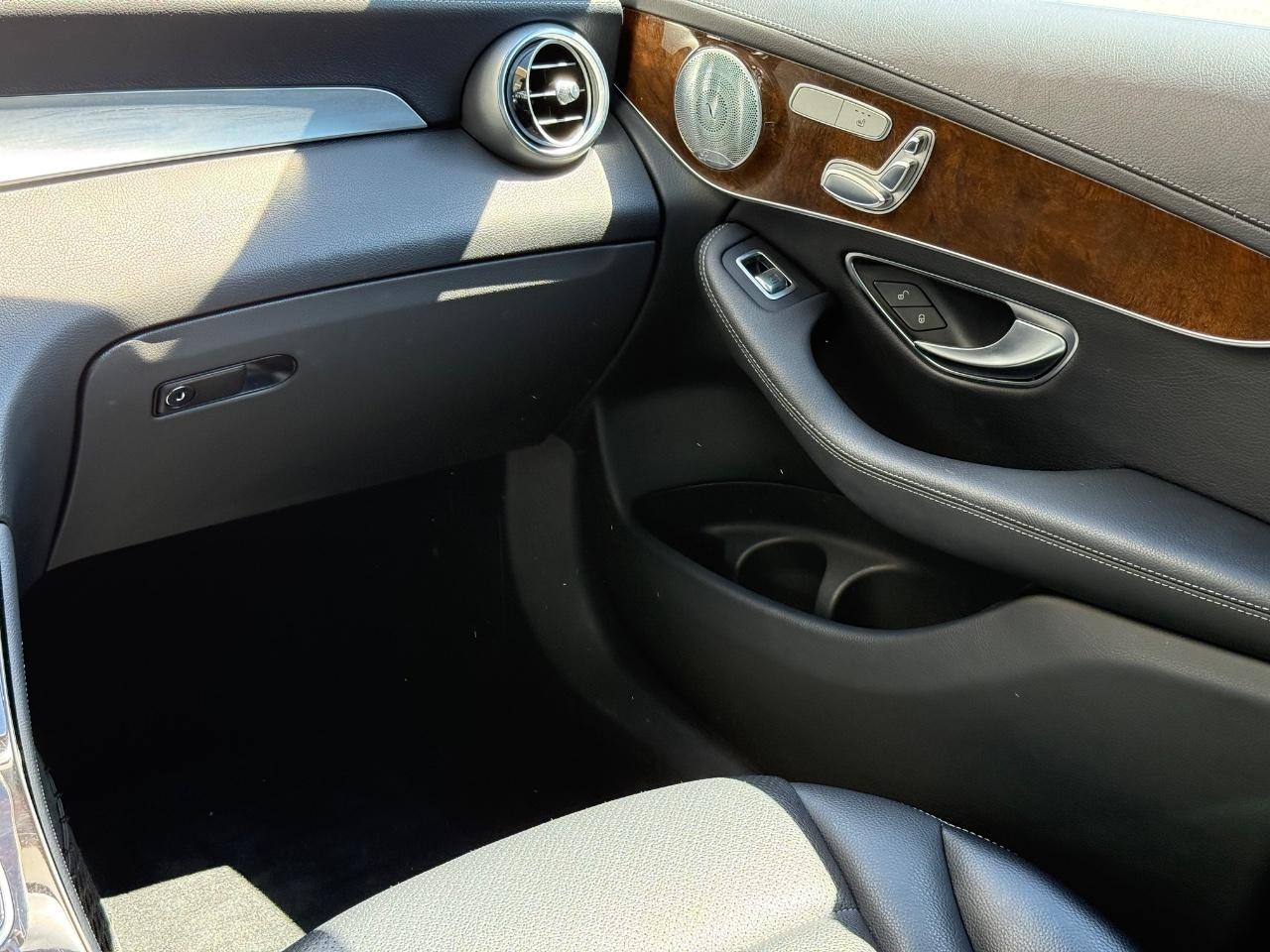 Mercedes-Benz GLC Vehicle Image 15