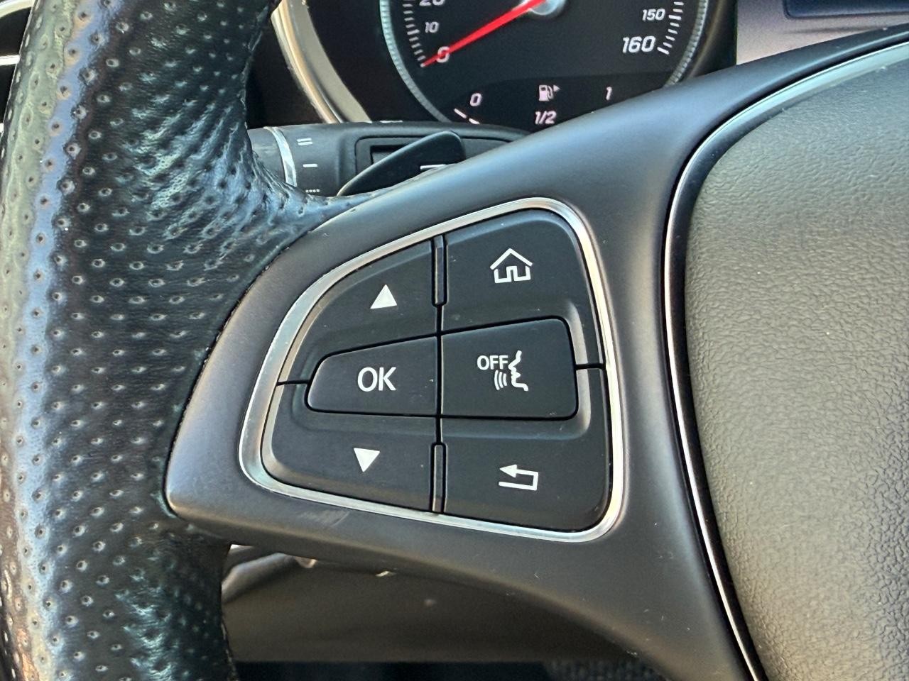 Mercedes-Benz GLC Vehicle Image 18
