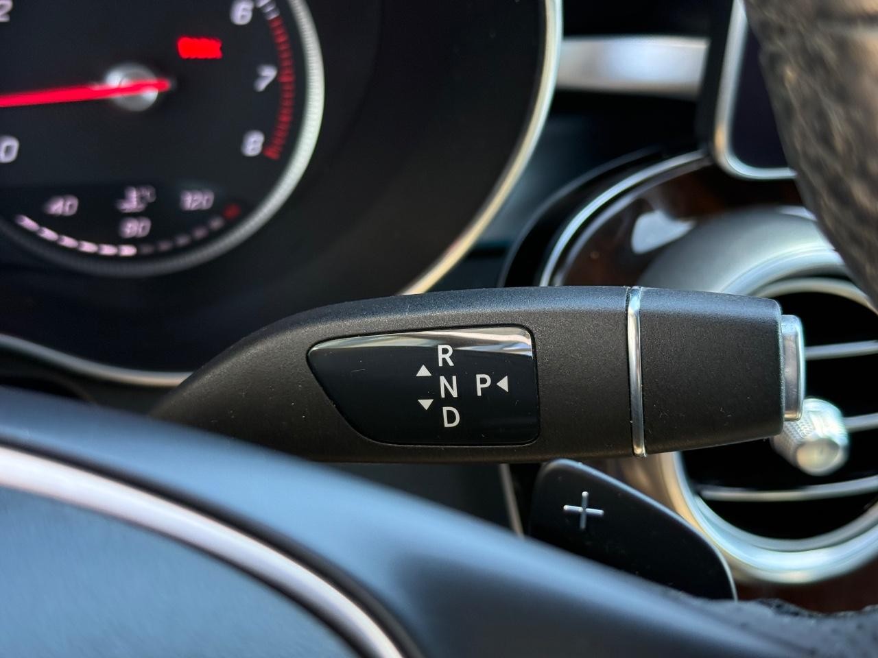 Mercedes-Benz GLC Vehicle Image 20