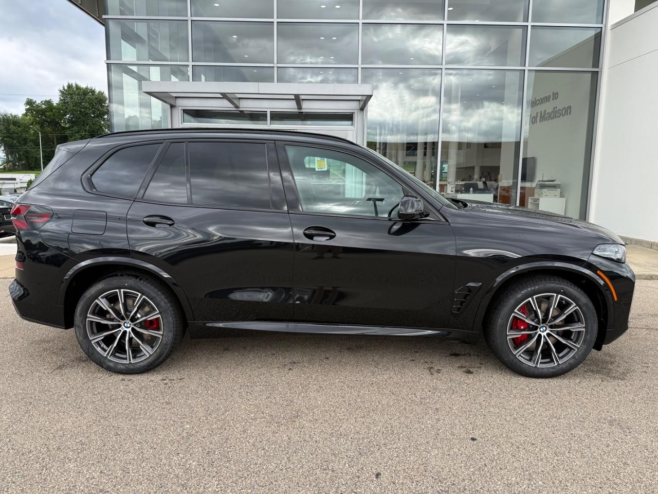 BMW X5 Vehicle Image 02