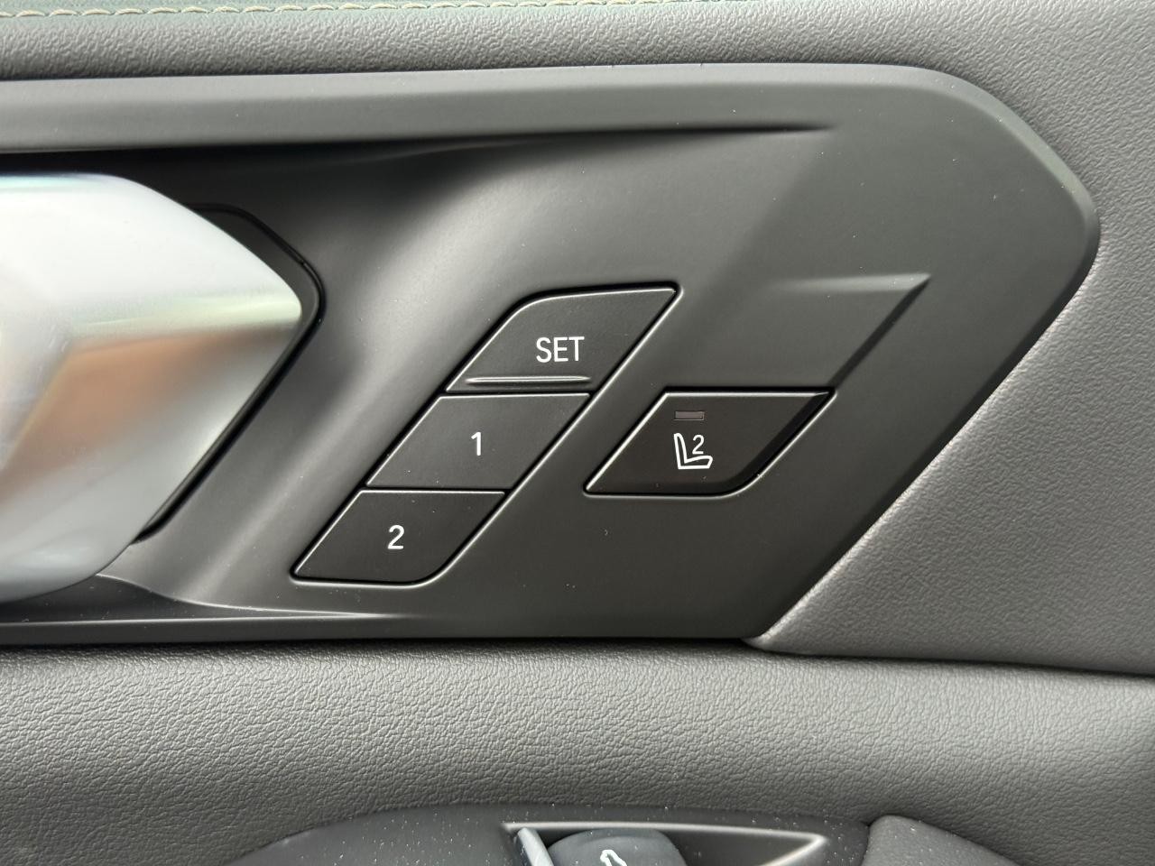 BMW X5 Vehicle Image 11
