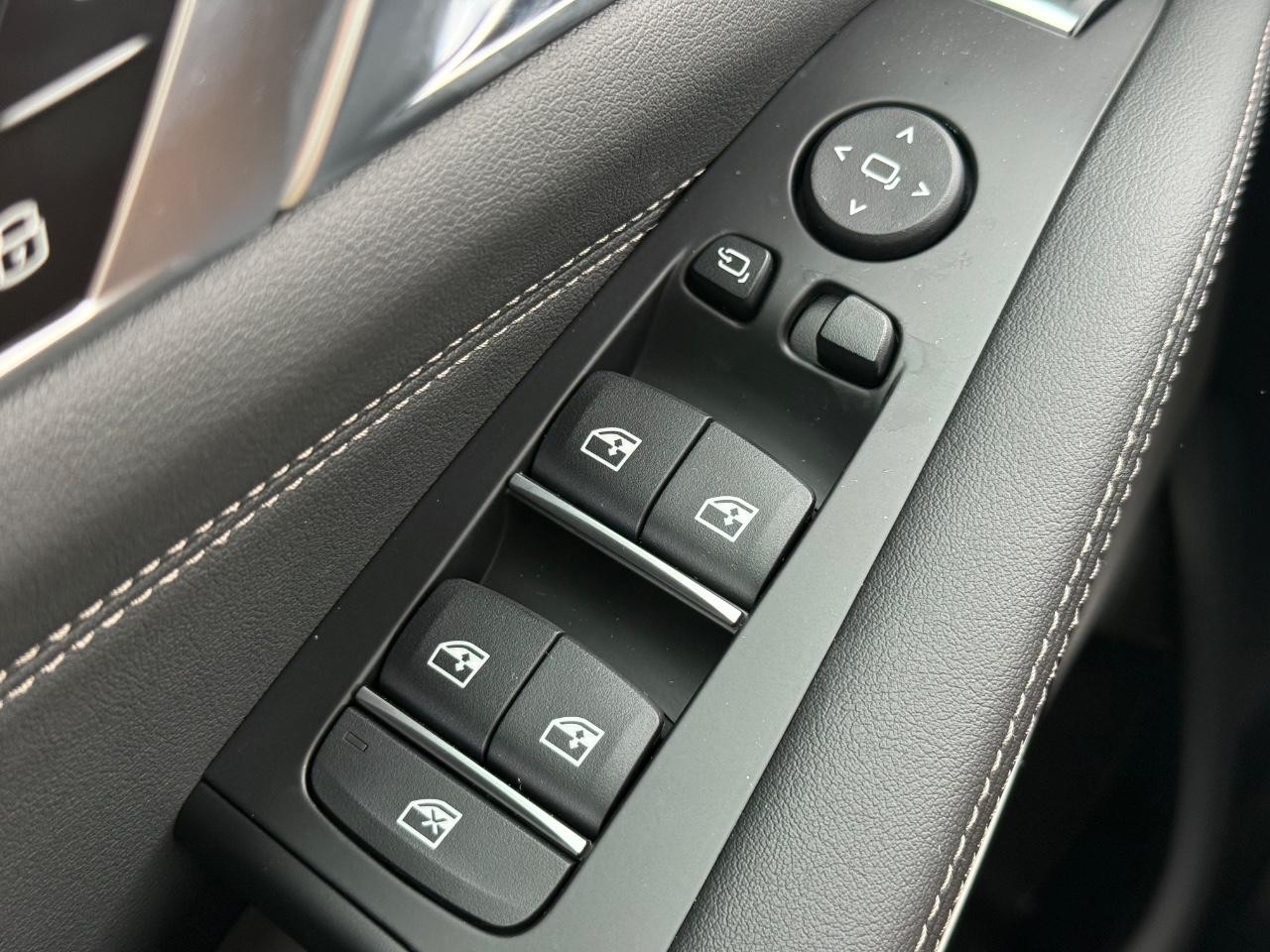 BMW X5 Vehicle Image 16