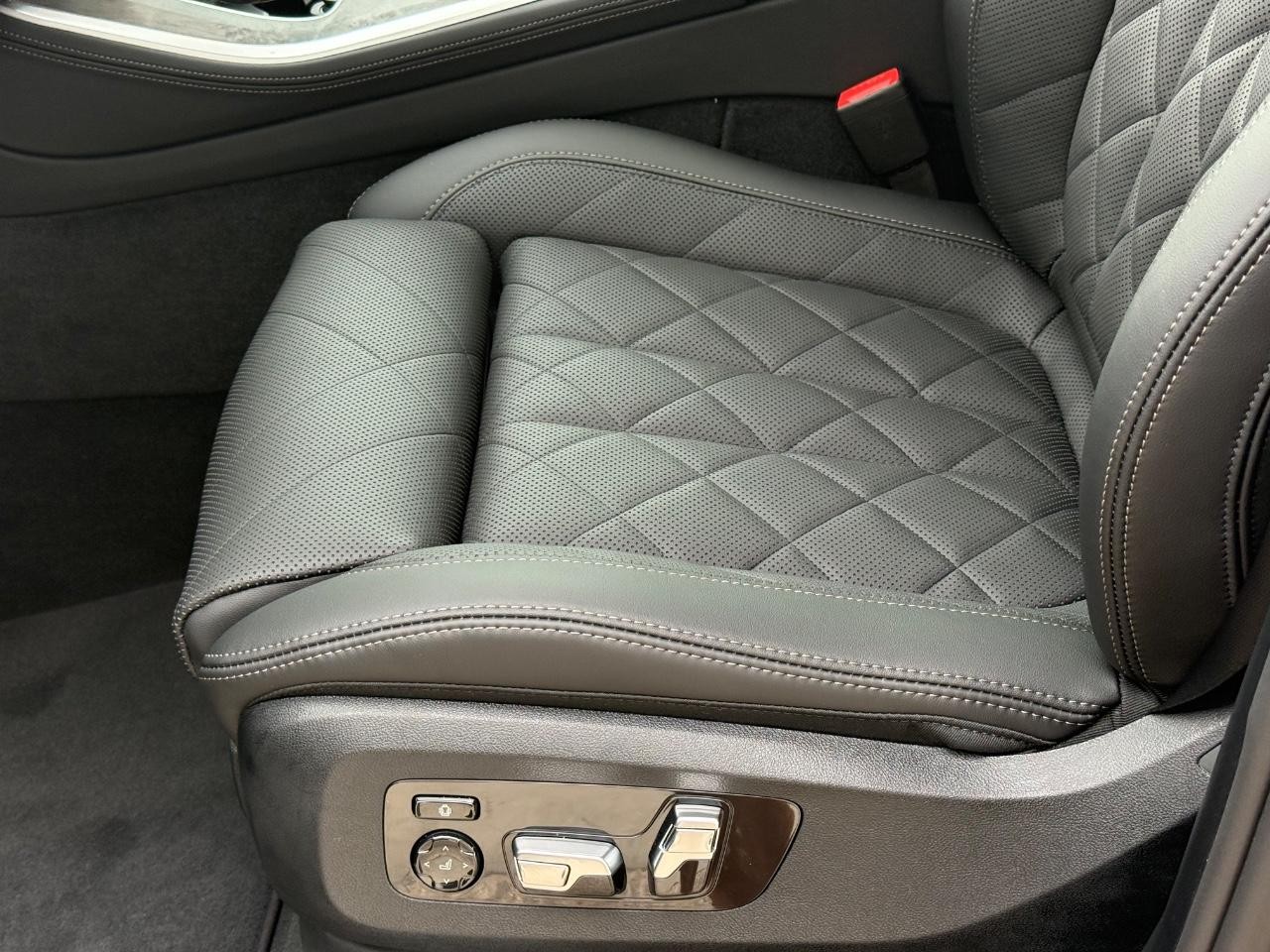 BMW X5 Vehicle Image 17