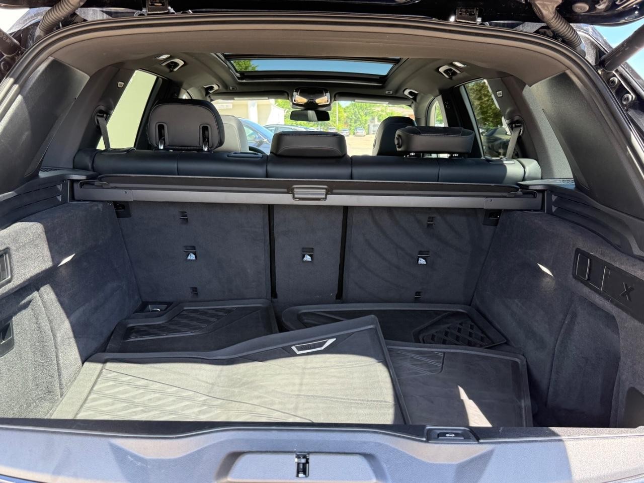 BMW X5 Vehicle Image 05