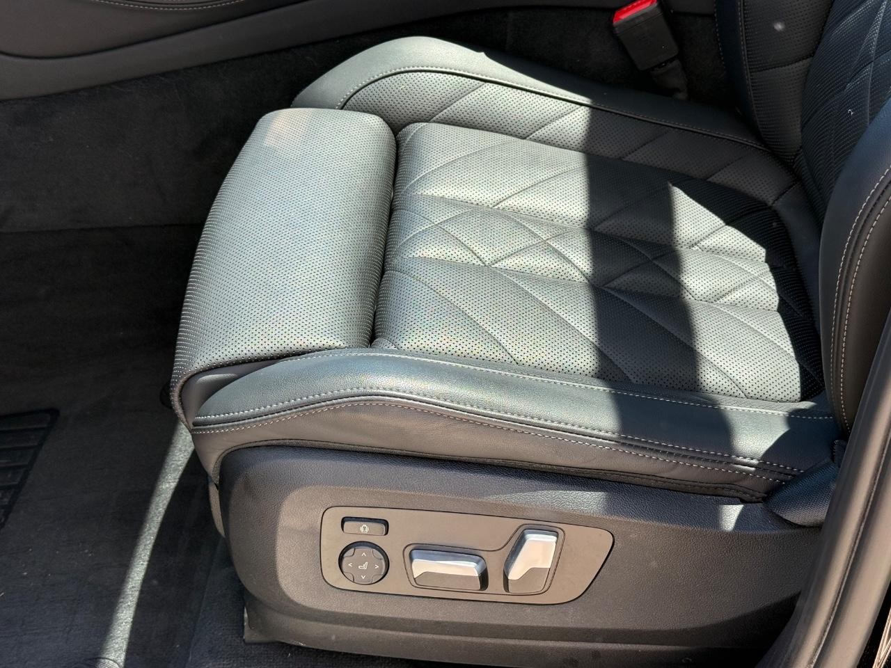 BMW X5 Vehicle Image 23