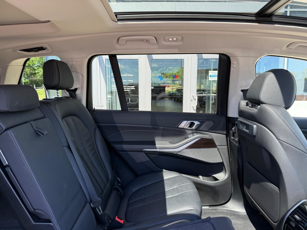 BMW X7 Vehicle Image 10