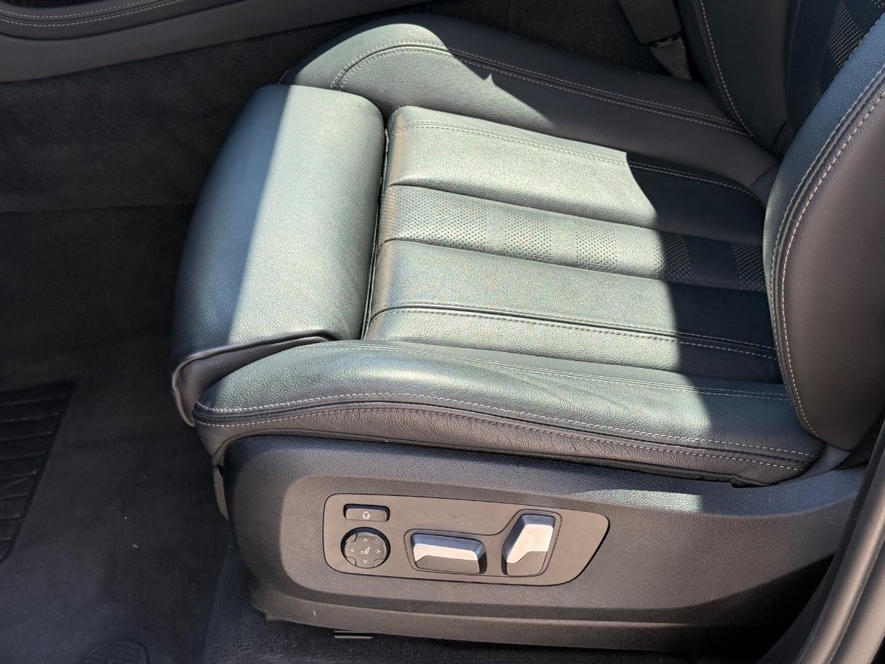 BMW X7 Vehicle Image 24