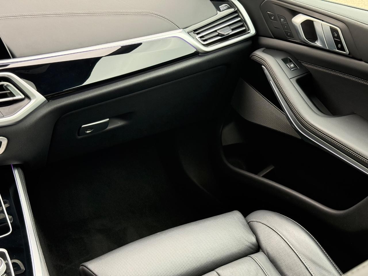 BMW X5 Vehicle Image 15