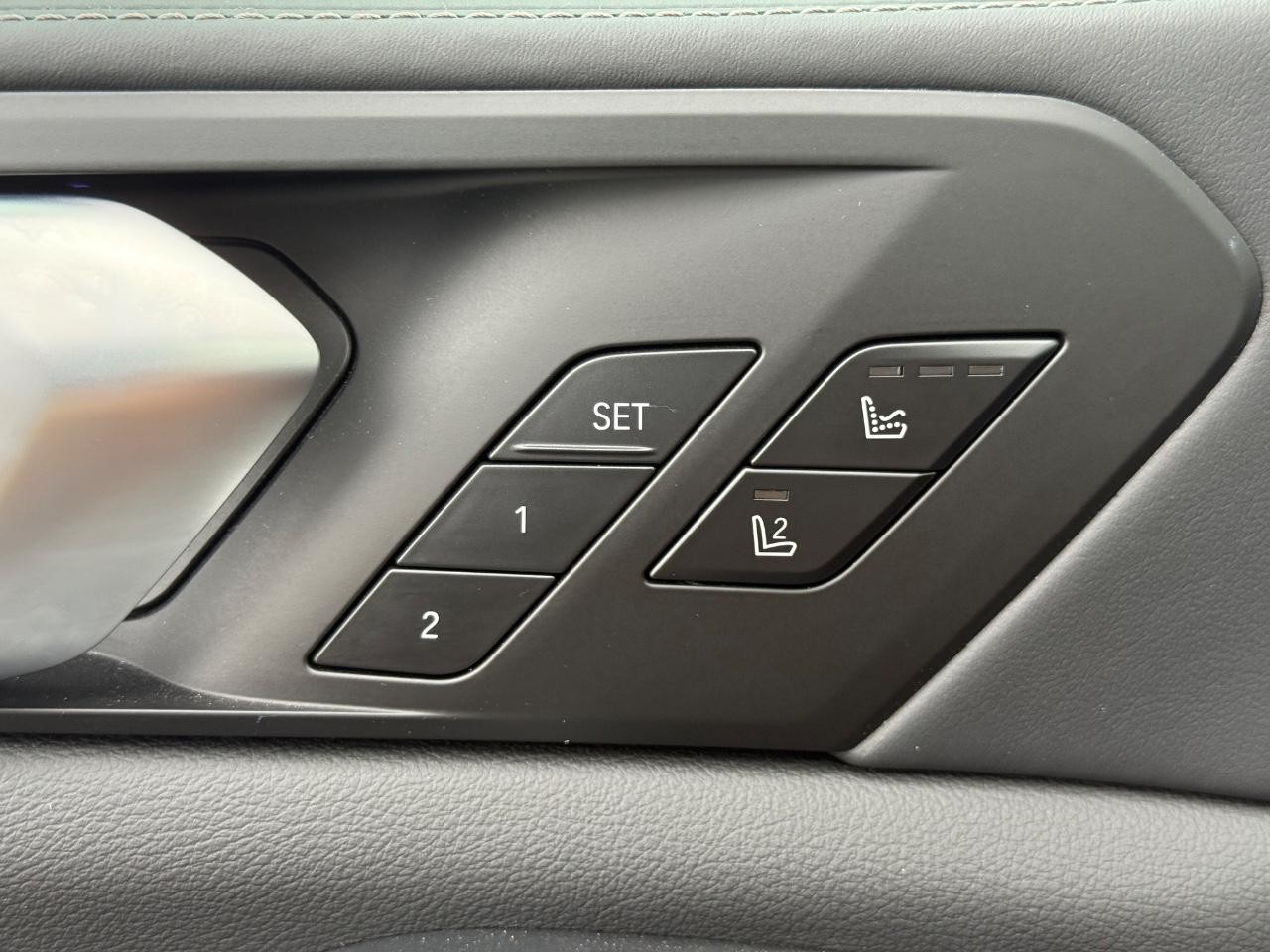BMW X5 Vehicle Image 16
