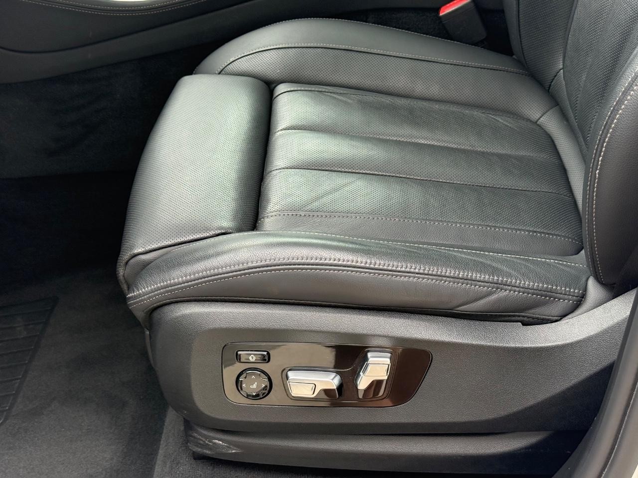 BMW X5 Vehicle Image 24